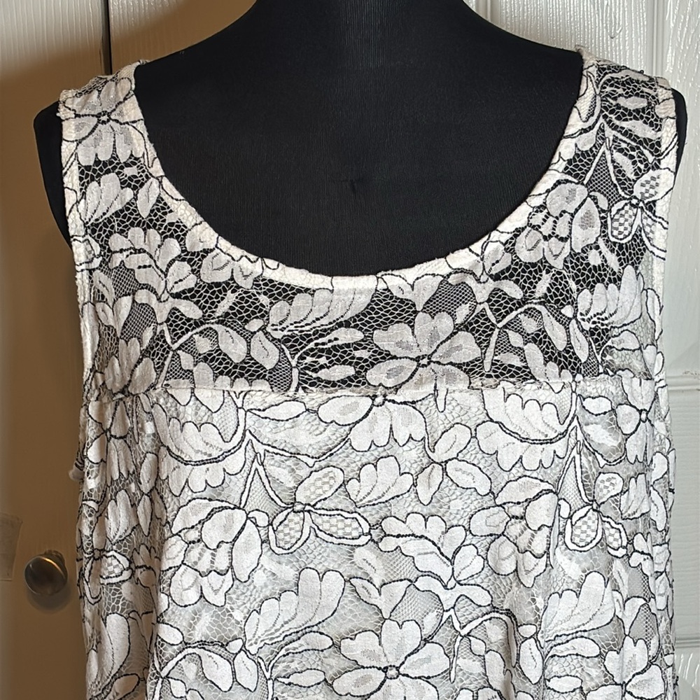 Signature by Robbie Bee Plus Floral Lace Dress - Picture 3 of 12